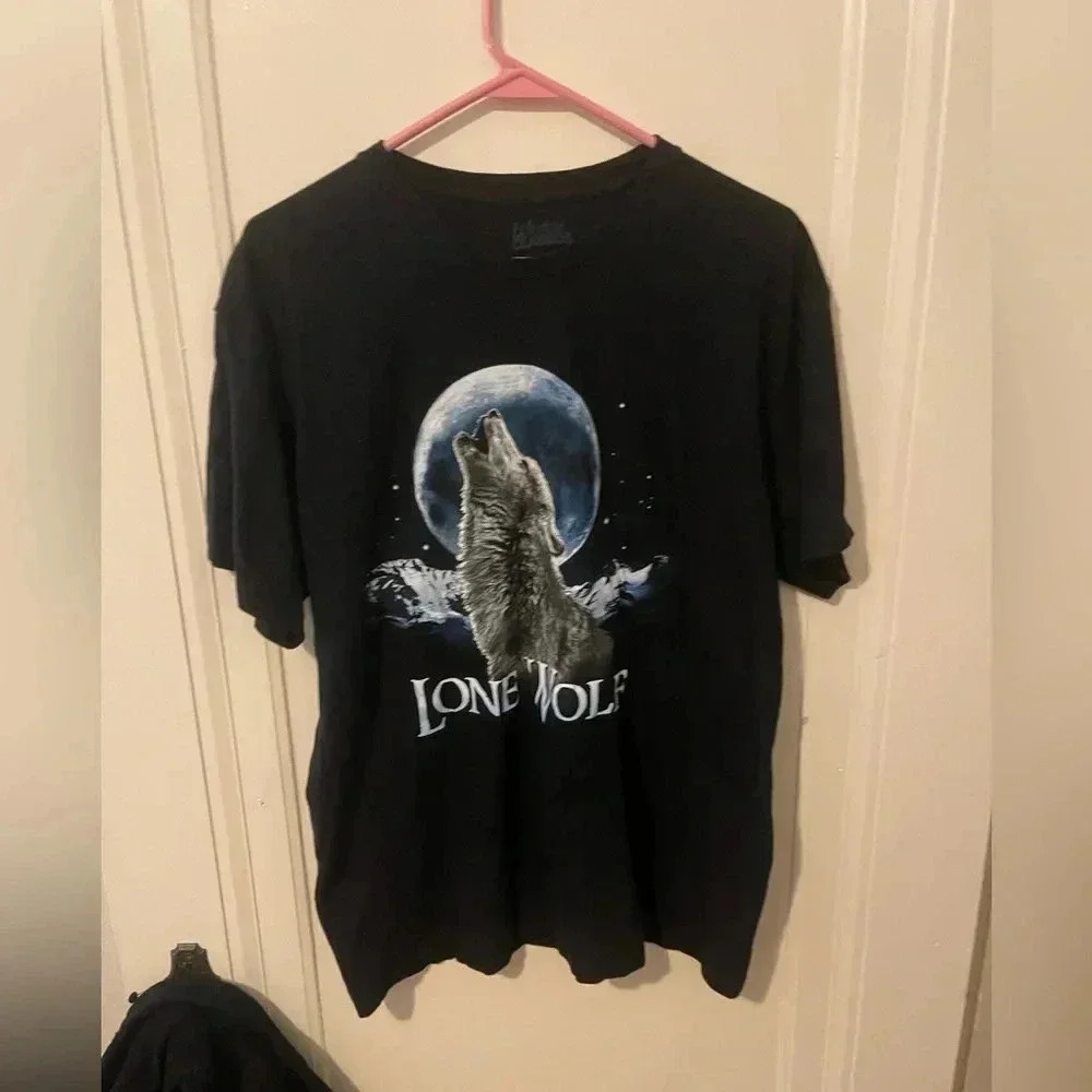 Lone Wolf T-shirt size Large